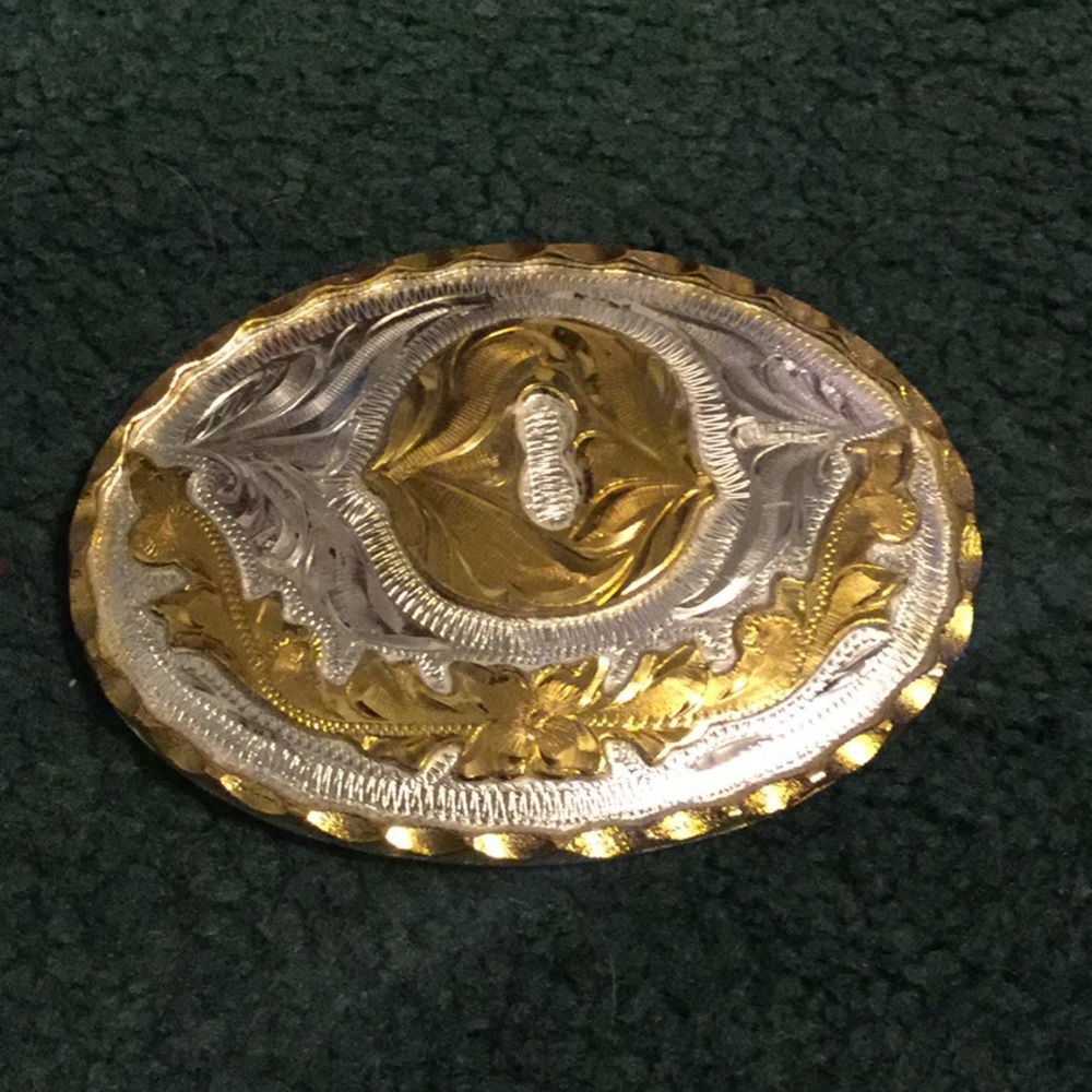 Silver plated letter “o” initial belt buckle